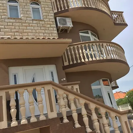 Meri Апартаменты *